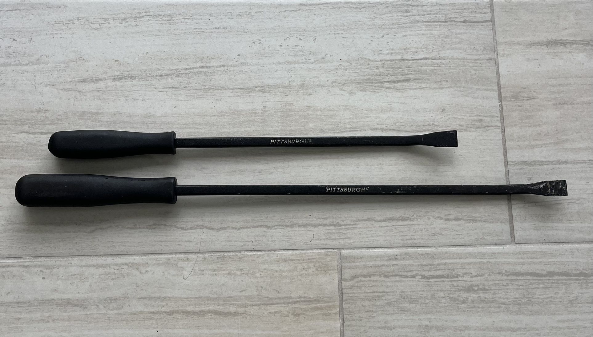 2 Pittsburgh Pry Bar Set 24” and 18”