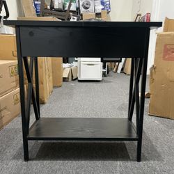 Small Table With Charger 