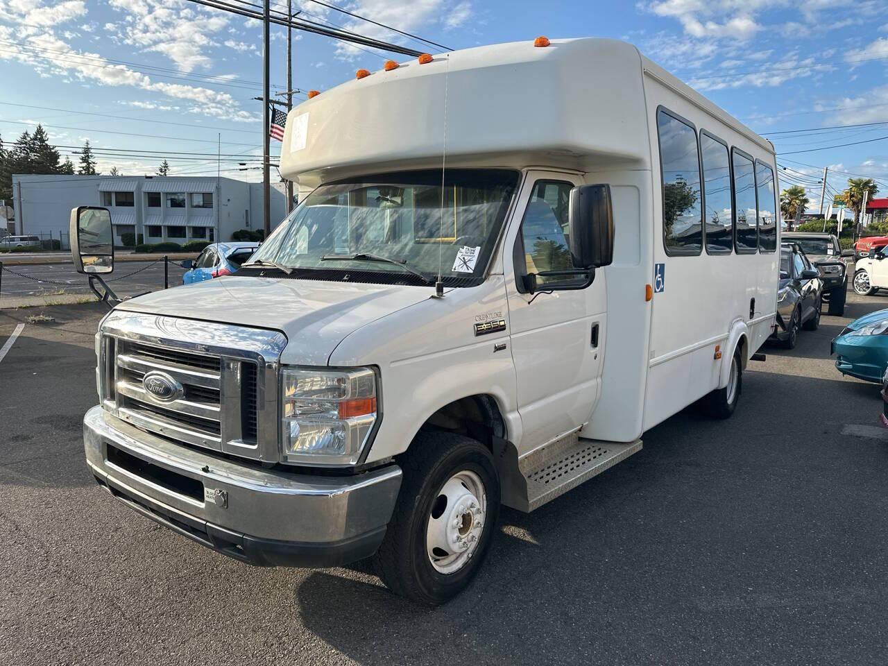 2012 Ford E-350 Cutaway
