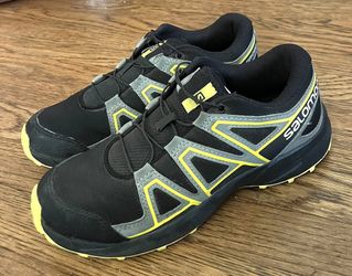 SALOMON TRAIL RUNNING SHOES