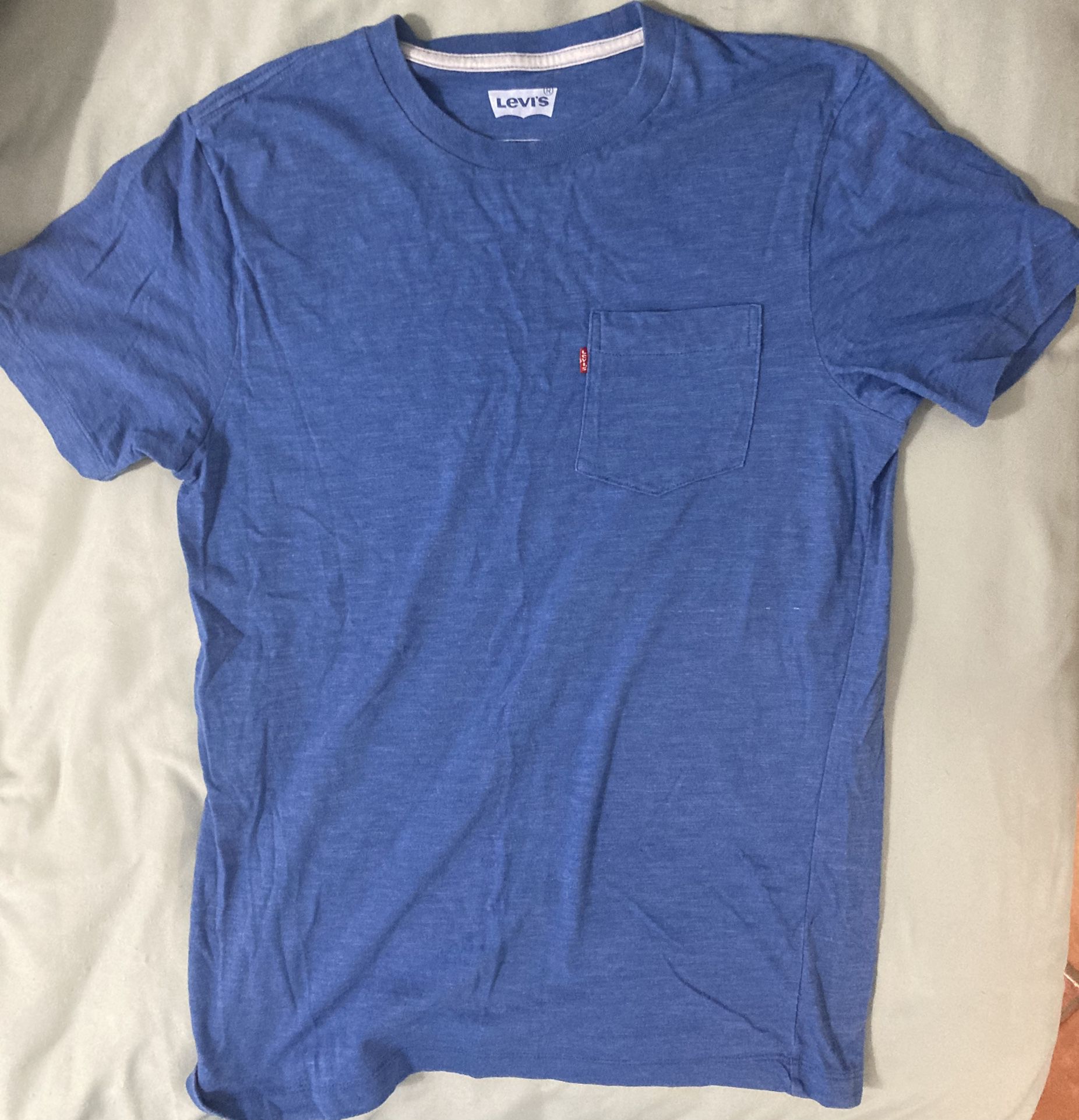 Levi’s T-Shirt - Mens Size Small