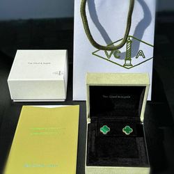 18k yellow gold Van Cleef style Alhambra green Malachite stone clover stud earrings
