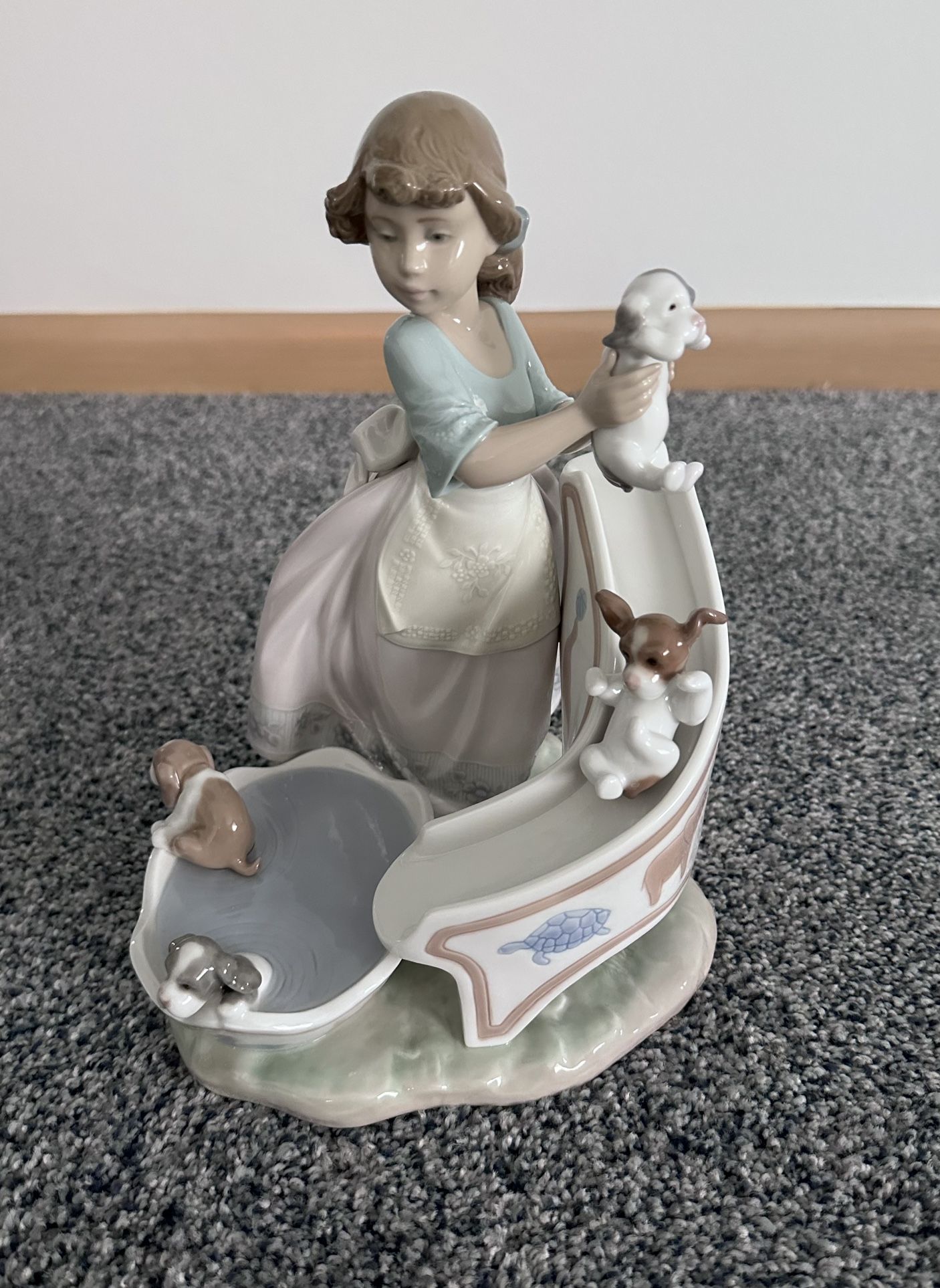 RARE! Lladro “Down You Go” Figurine