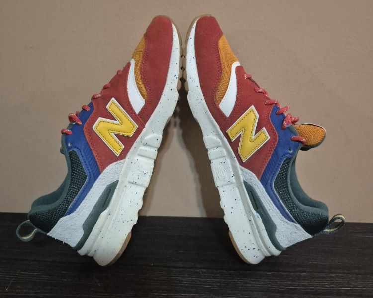 New Balance 997H - Wm (Sz 9)