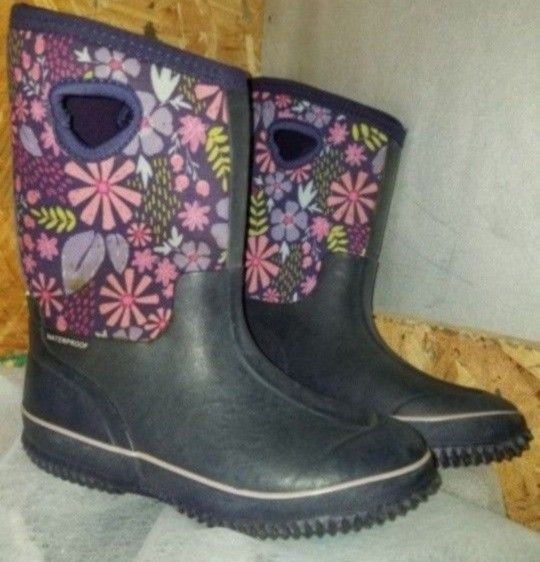 Size 3 Rain Boots 