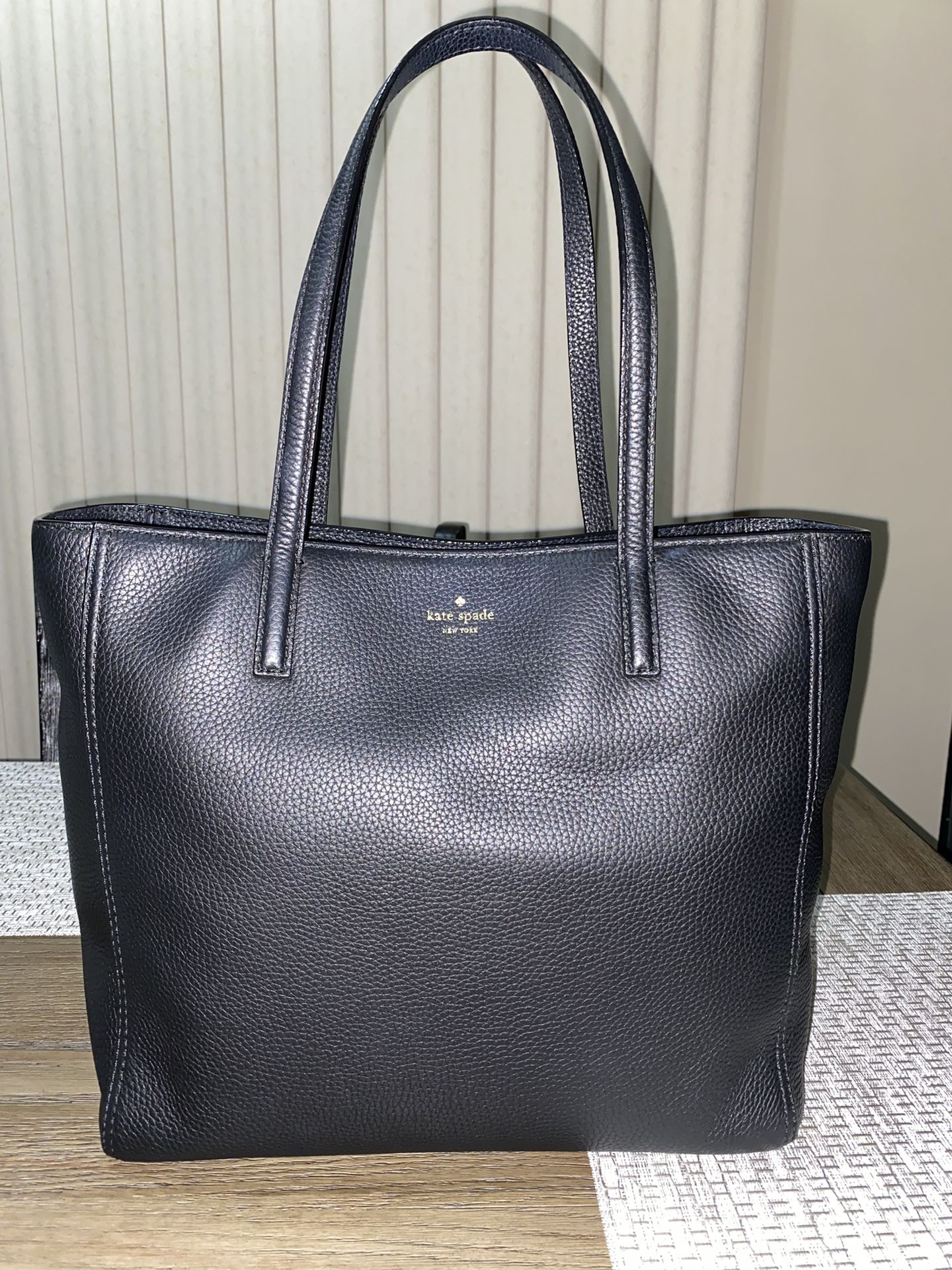 Kate Spade Tote Bag LOCATED IN COVINA 