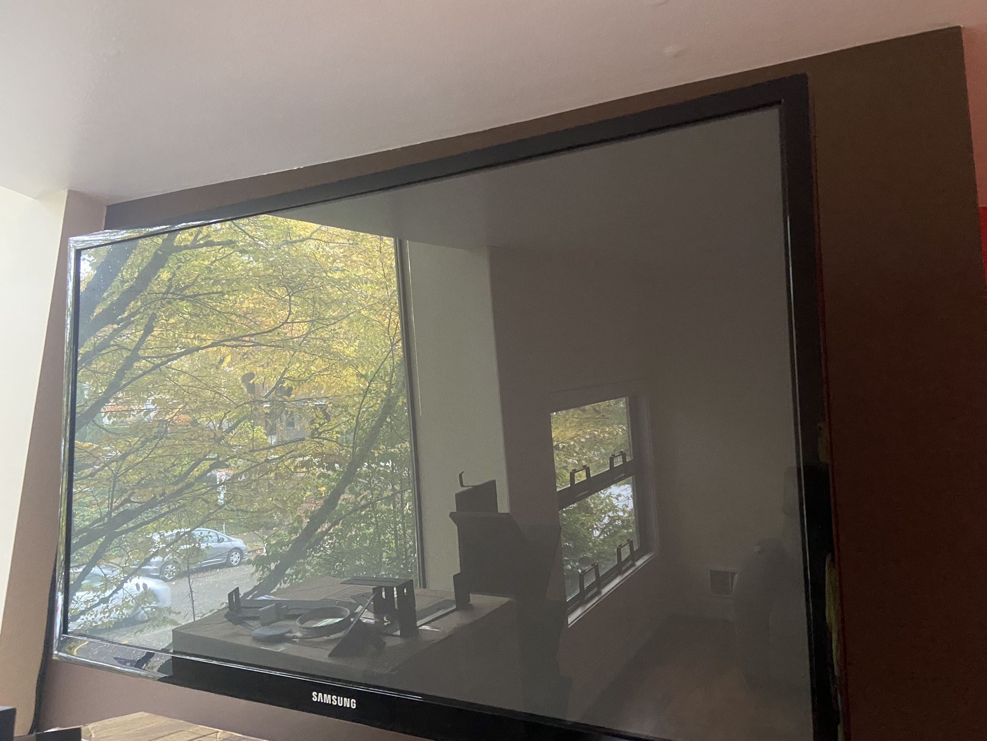 Samsung 51” TV With Chromecast