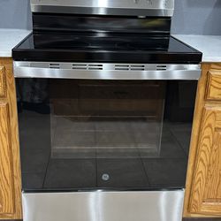 GE 30 inch Stainless Steel 5 Burner Electric Range with Crisp Mode