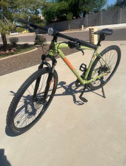 Urban/Mountain Bike (Polygon Heist X2)