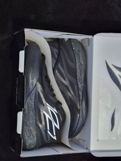 Melo basketball shoes
