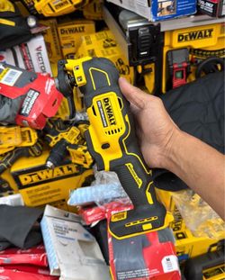 Dewalt 20v cordlesa multi tool, tool only