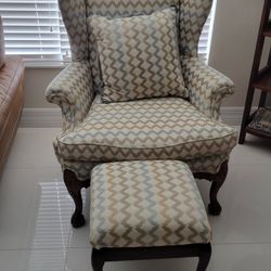 2 Sofas 3 Cushions 1 Ottoman