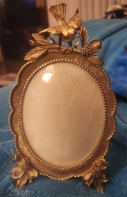 MATSON Vintage Small Oval Dogwood Birds Photo Frame Goldtone