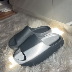 Brand New Yezzy Slides