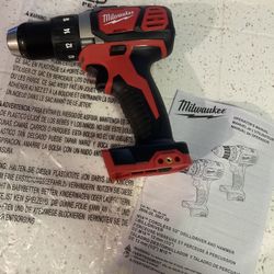 NEW Milwaukee Drill/driver M18