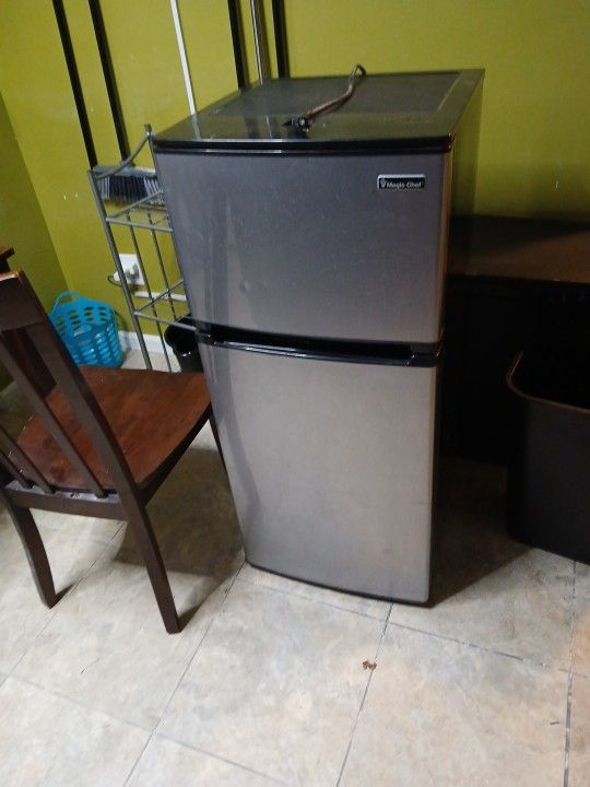 Mini Frigidaire