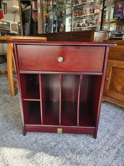 Thomas Pacconi Classics Record Player Stand Table 