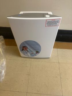 New intellipure Compact Air Purifier designed to remove ultra-fine particles and allergens from indoor spaces. DetailsModel: Intellipure Compact (Mode
