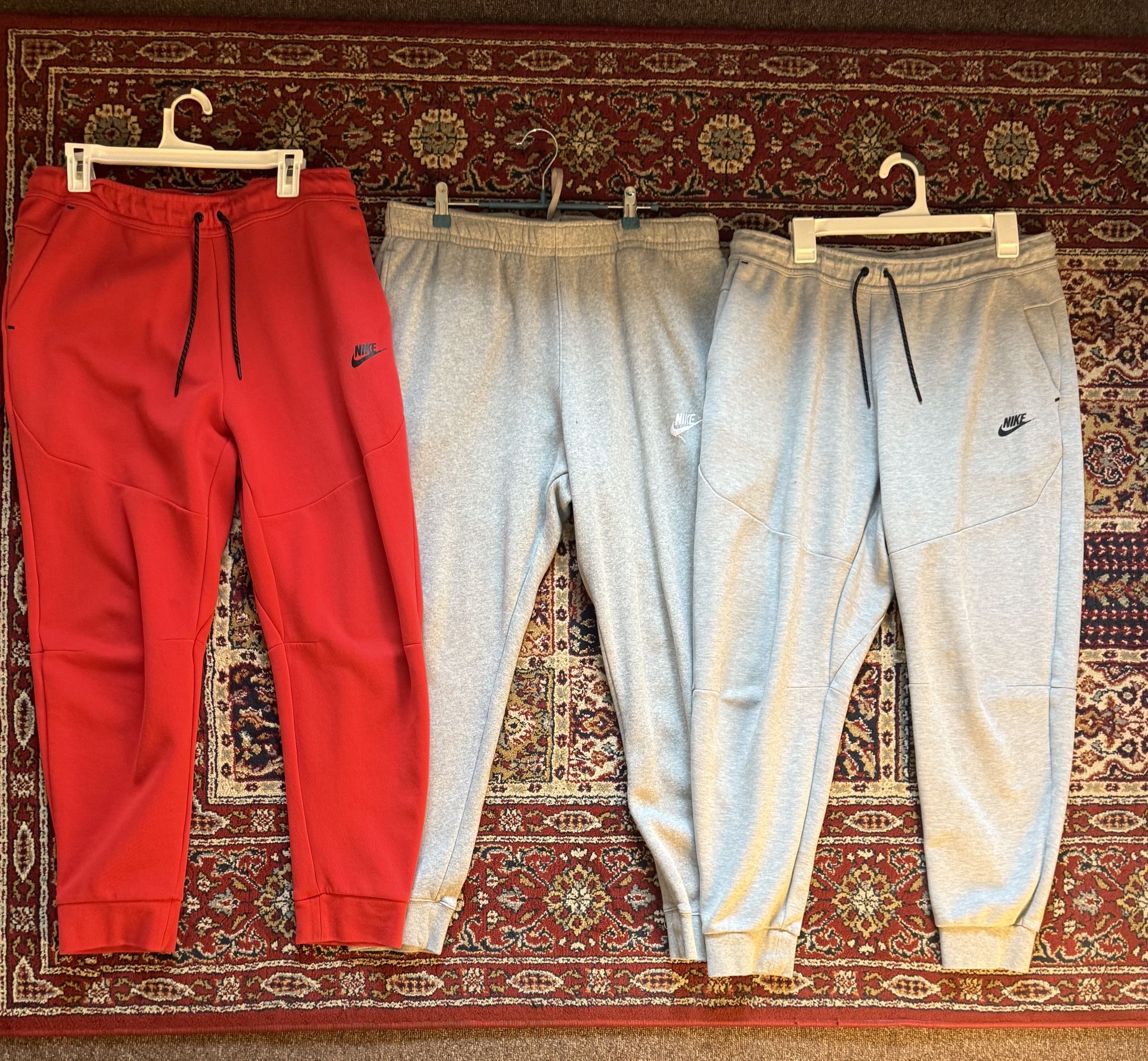 Nike Tech & Club Fleece Joggers Bundle – Red & Grey (Set of 3)