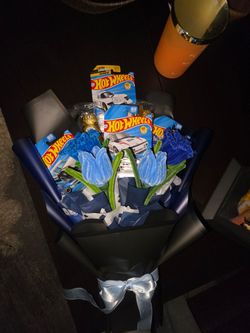 Custom Bouquets 💐 💙