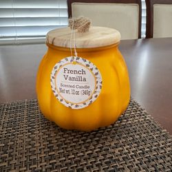 French Vanilla 12oz Pumpkin Candle 
