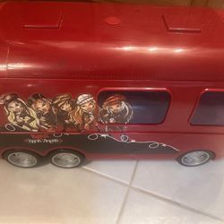 Bratz Tour bus And Chloe With Lotsa Accessories 