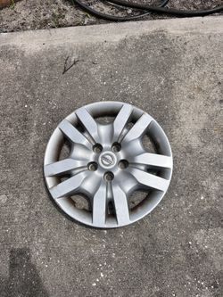 Nissan Hubcap OEM 1