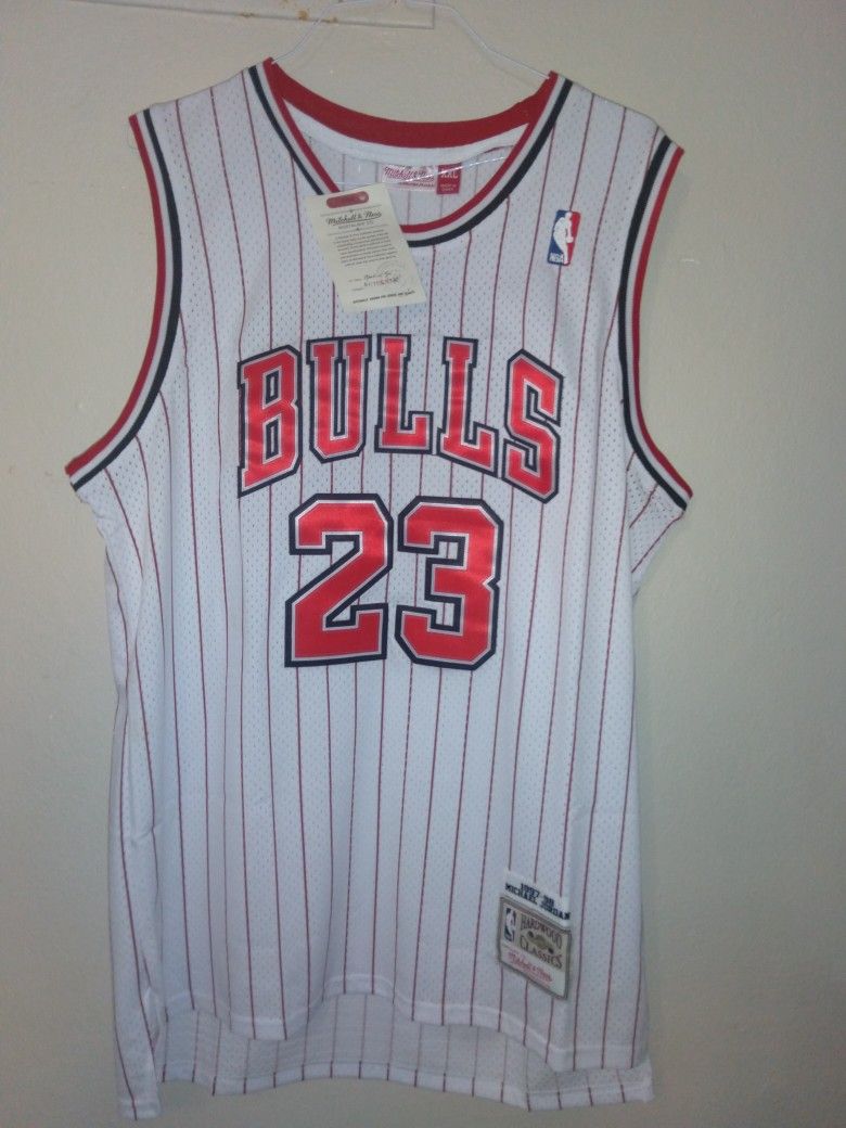 Michael Jordan Jersey Size Large 