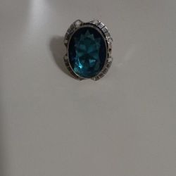 4 Vintage Rings!  Nice!