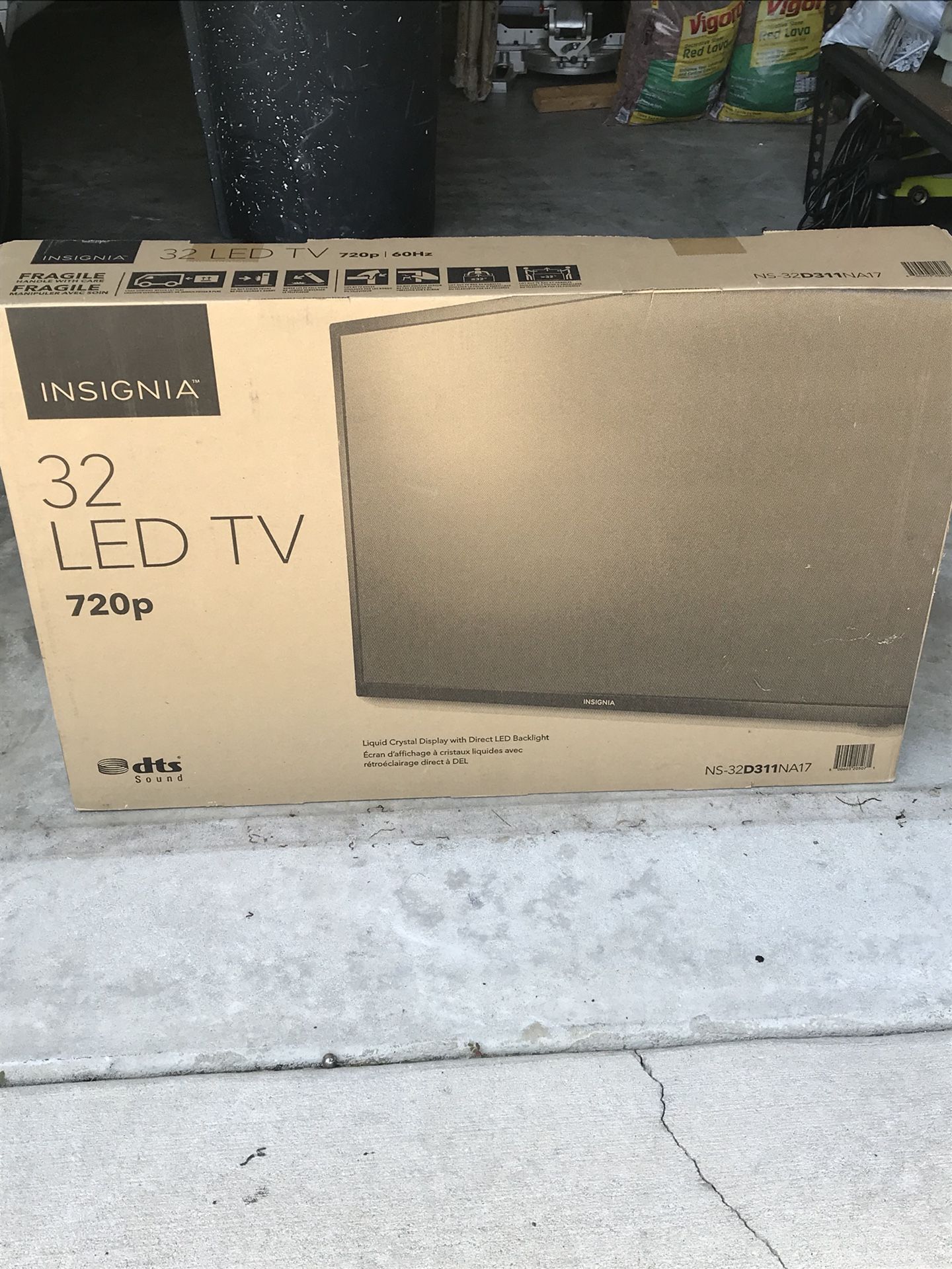BRAND NEW IN BOX INSIGNIA 32 INCH LED TV TELEVISION