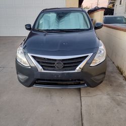 Nissan versa sv