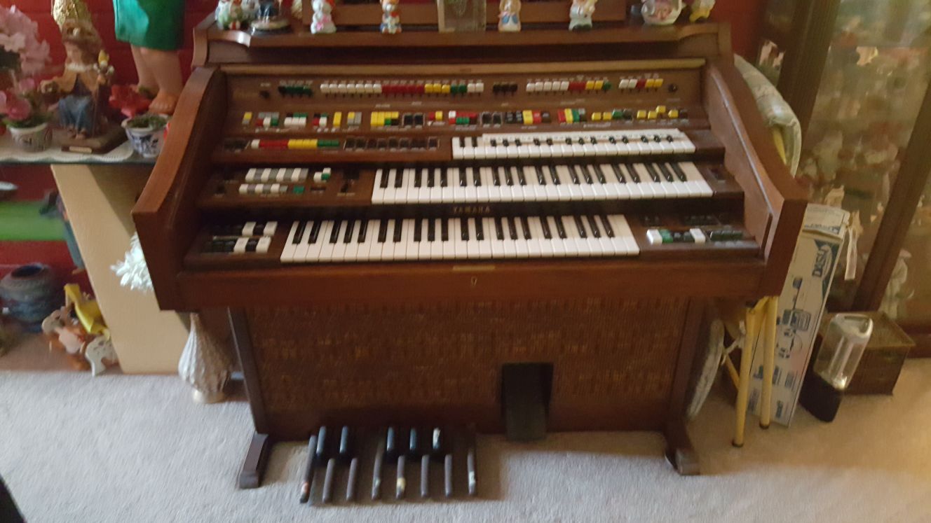 Vintage Yamaha Electone Organ