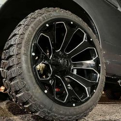 22x12 Wheels Set Avalible 