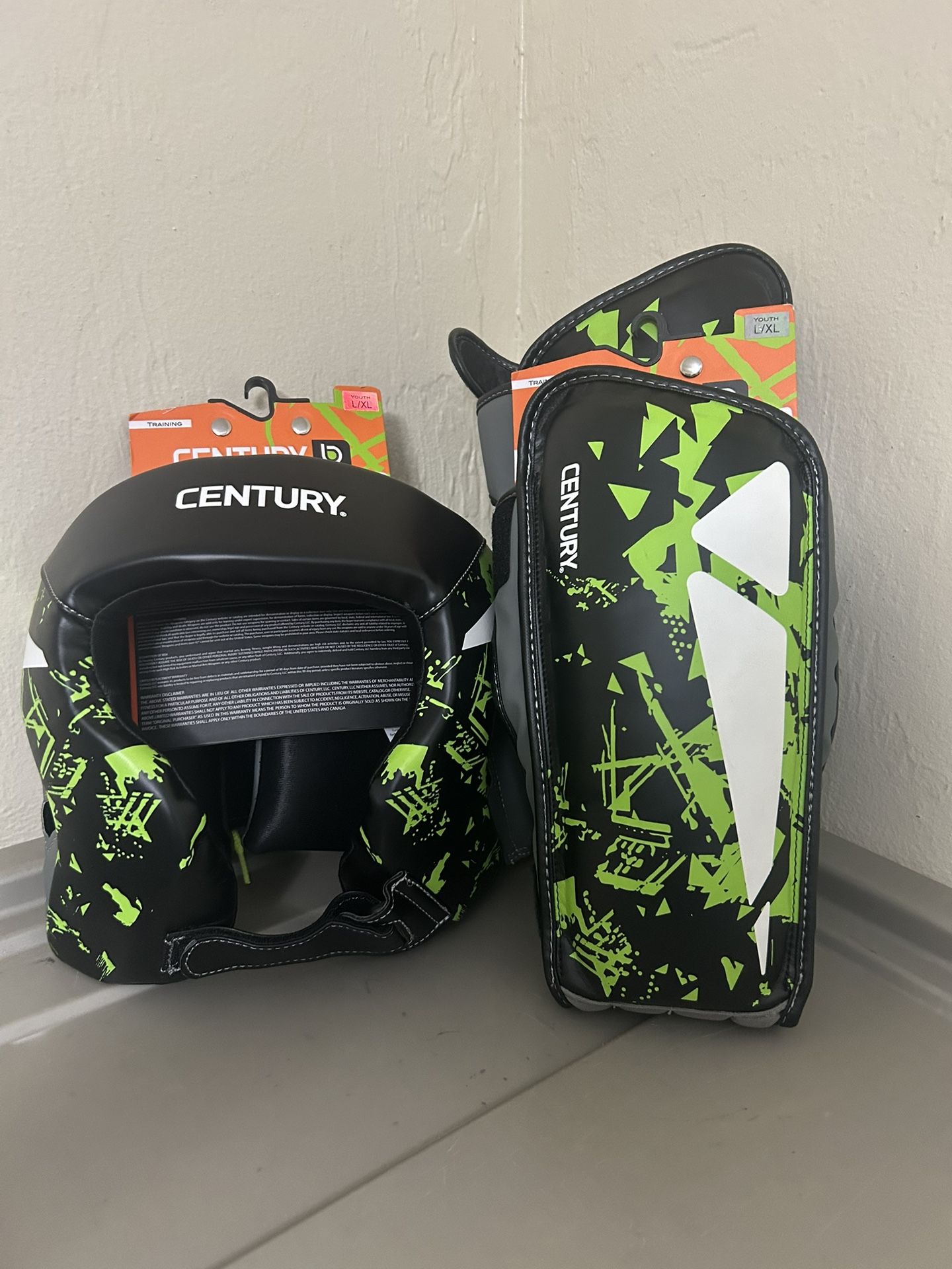 New Youth L/xl Adjustable MMA / Kickboxing Pads 