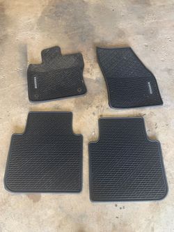 VW Tiquan floor mats