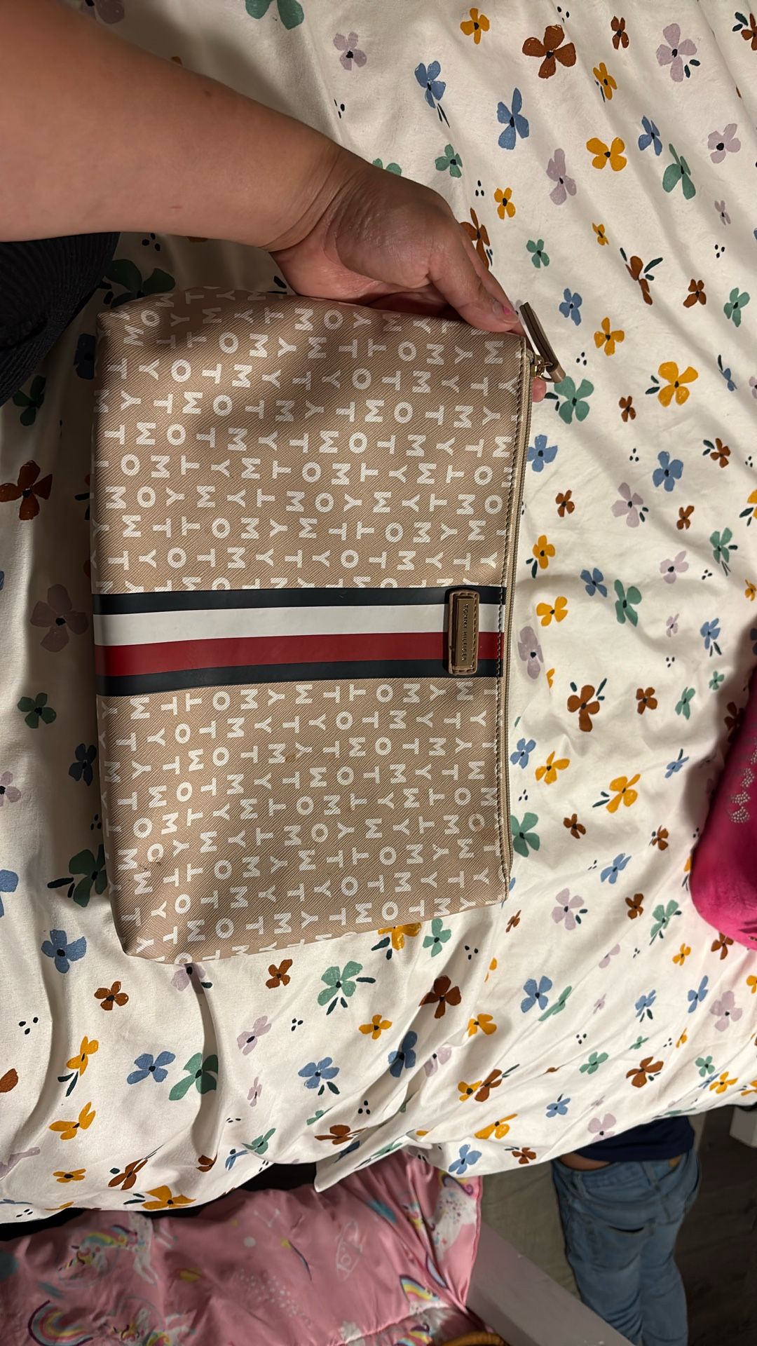Tommy Hilfiger make a bag