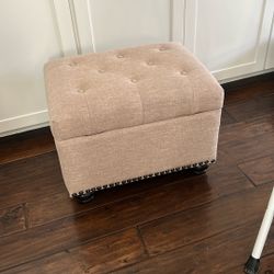 storage ottoman 