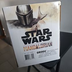 Star Wars - The Mandalorian GROGU and Hover Pram Radio Controlled Vehicle 