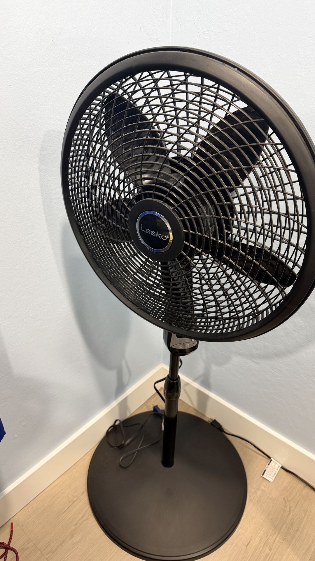 Lasko Oscillating Fan For Sale- In Excellent Condition
