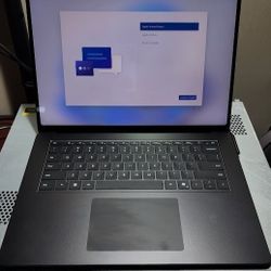 Microsoft Surface Laptop 7 (13.8″, Intel Core Ultra 7, 16GB, 256GB) 