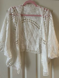 Women’s crocheted scrug