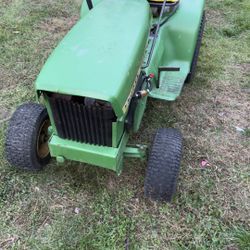 John Deere 112 Hydraulic Tractor