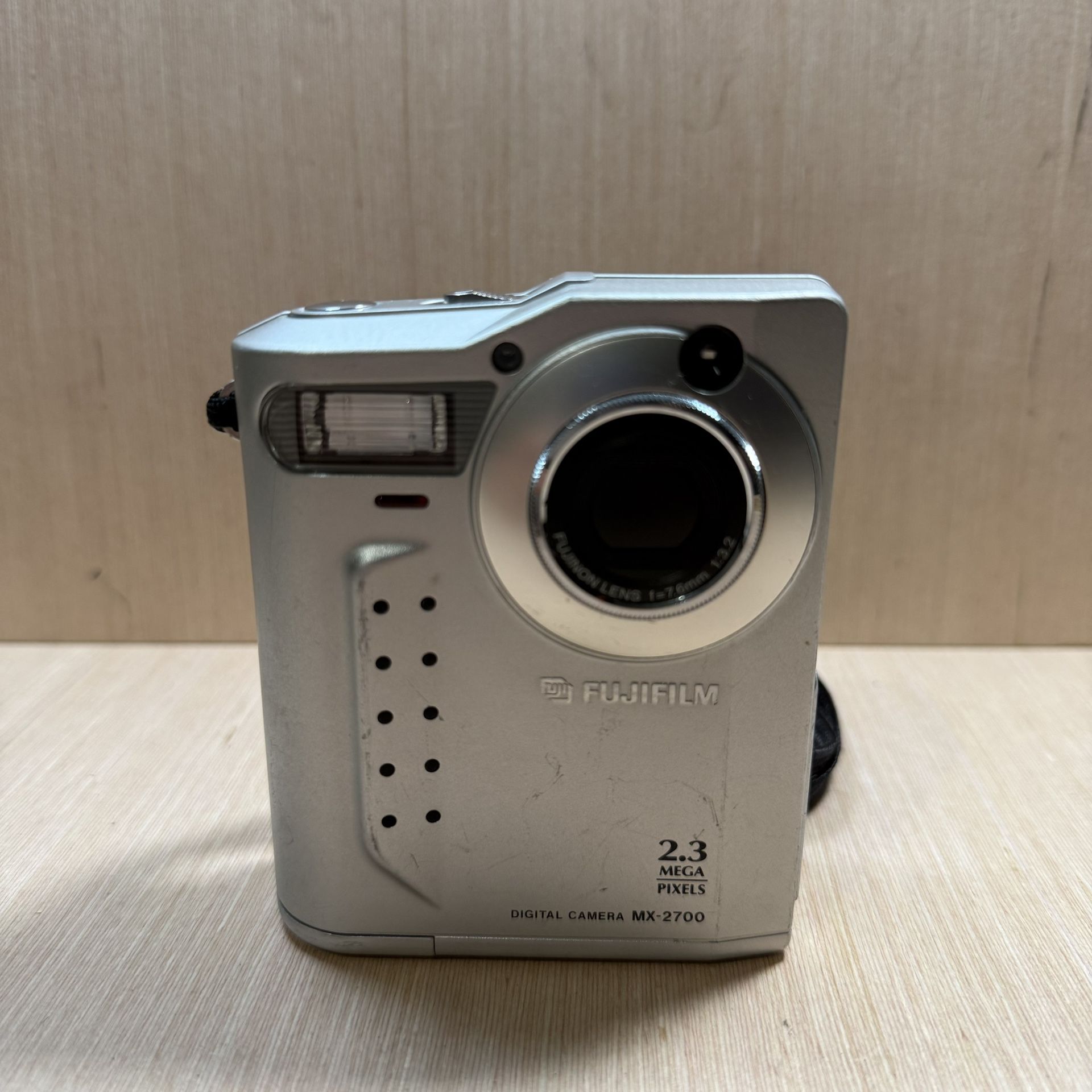 Fujifilm MX-2700 Vintage Compact Digital Camera “UNTESTED” No charger w/MemCard!