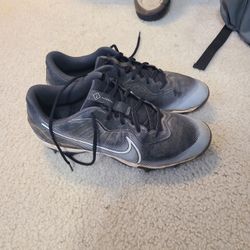 9.5 US men's Nike Baseball Cleats