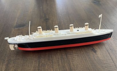 Titanic 12” Model by Echo Toys
