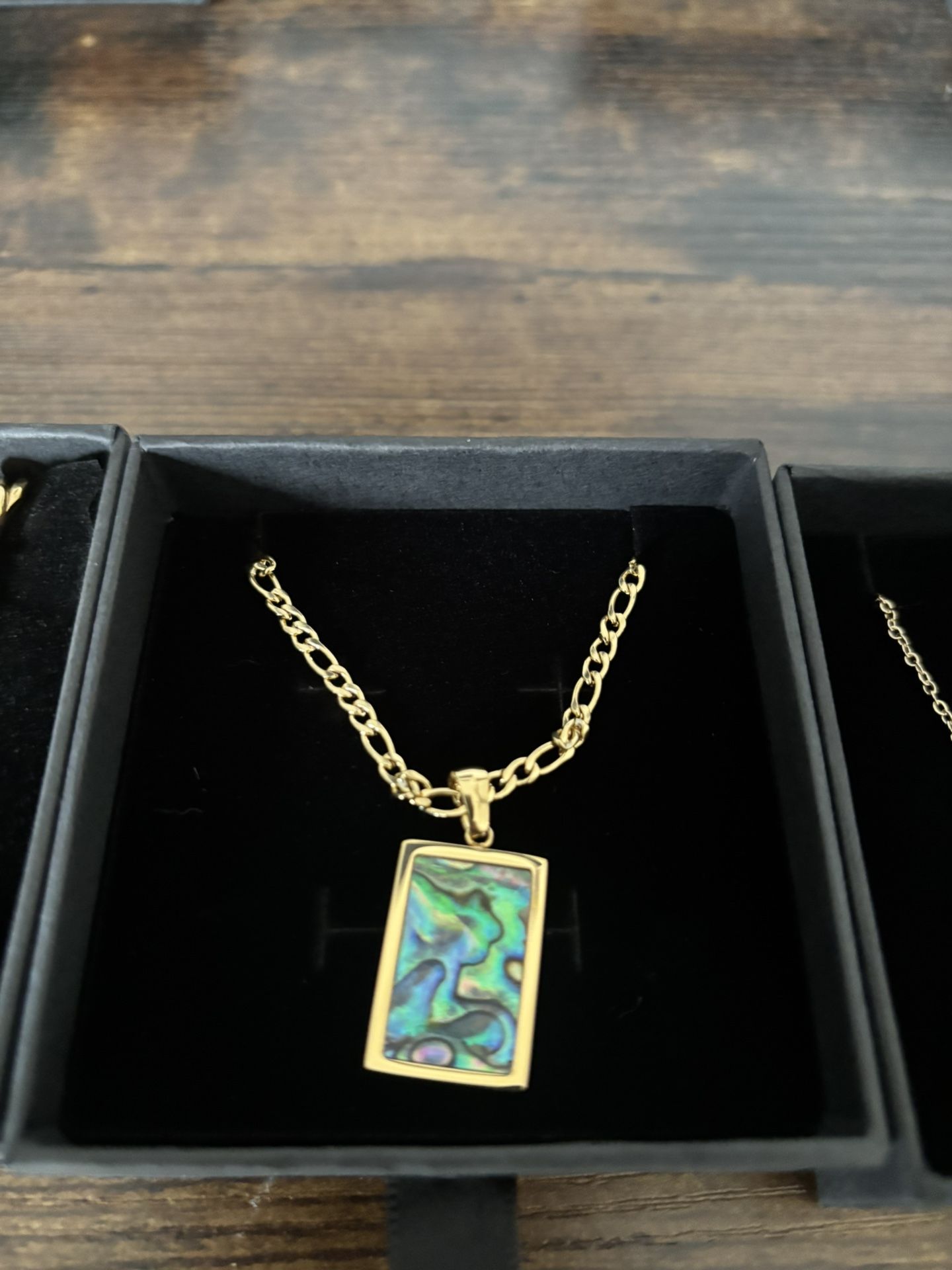 Figaro chain - Abalone Shell