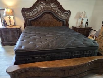 Brand new. Factory sealed. Deeply discounted.
If you’re in St. Pete and need a mattress, this is your sign.
➡️ Text “MATTRESS” to 727-371-6446 to book