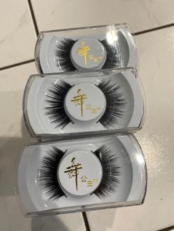 fake eyelashes