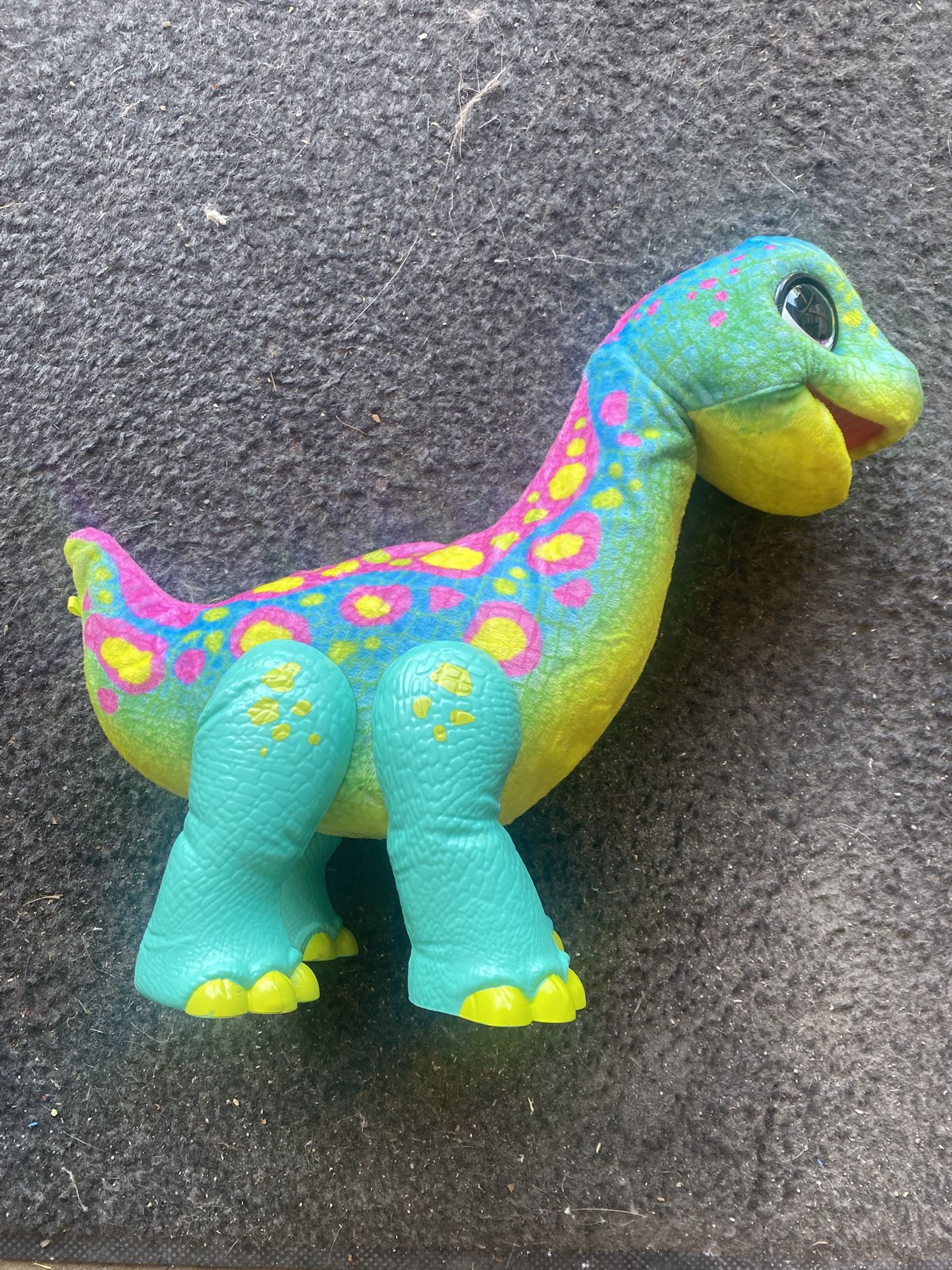 FurReal Snackin’ SAM the BRONTO Interactive Animatronic Toy Dinosaur Works