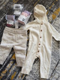 Socks, tights, and pants for babies aged 3–6 months